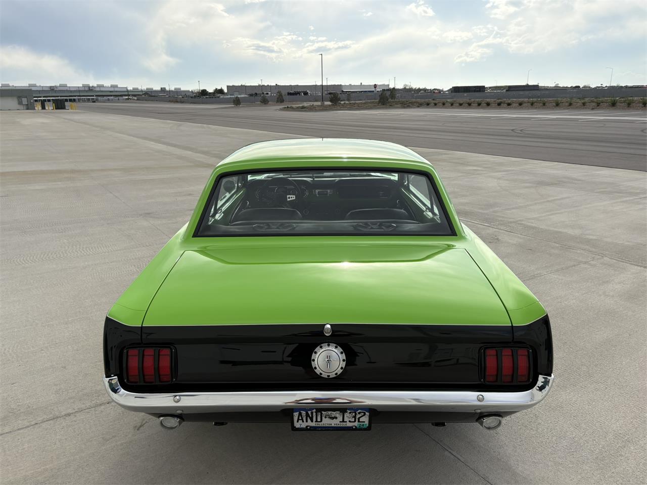 Ford-Mustang-1965-BlackGreen-BlackGreen-51