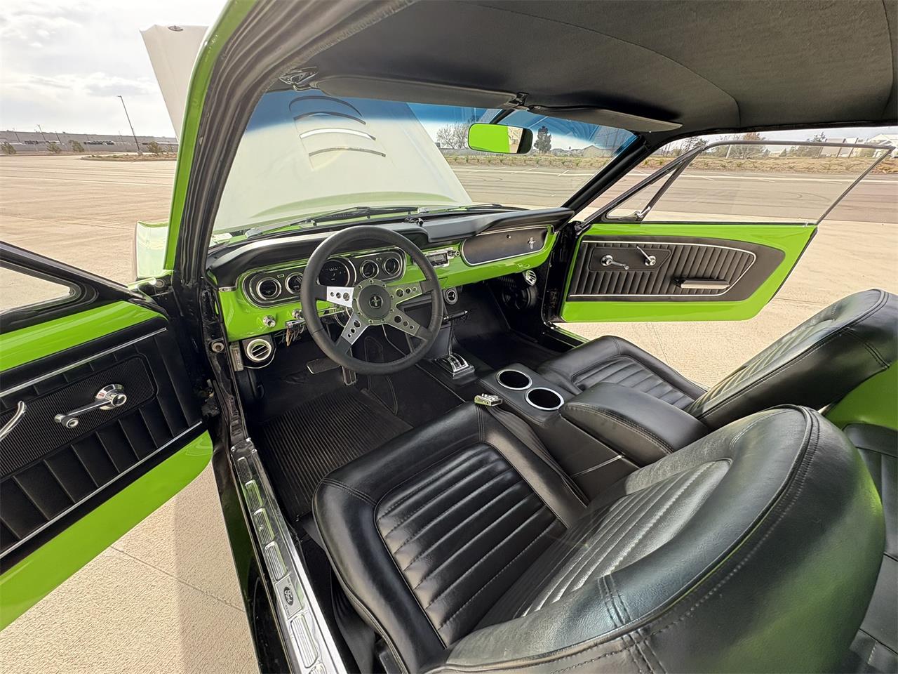 Ford-Mustang-1965-BlackGreen-BlackGreen-60