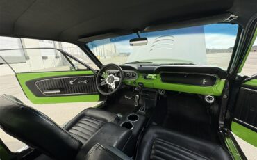 Ford-Mustang-1965-BlackGreen-BlackGreen-62