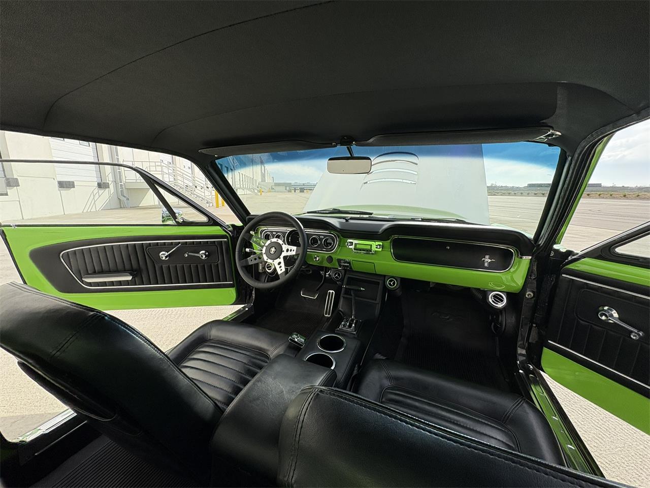 Ford-Mustang-1965-BlackGreen-BlackGreen-64