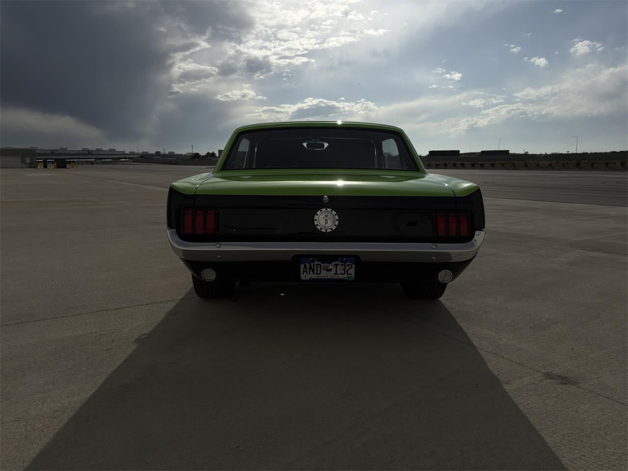Ford-Mustang-1965-BlackGreen-BlackGreen-84