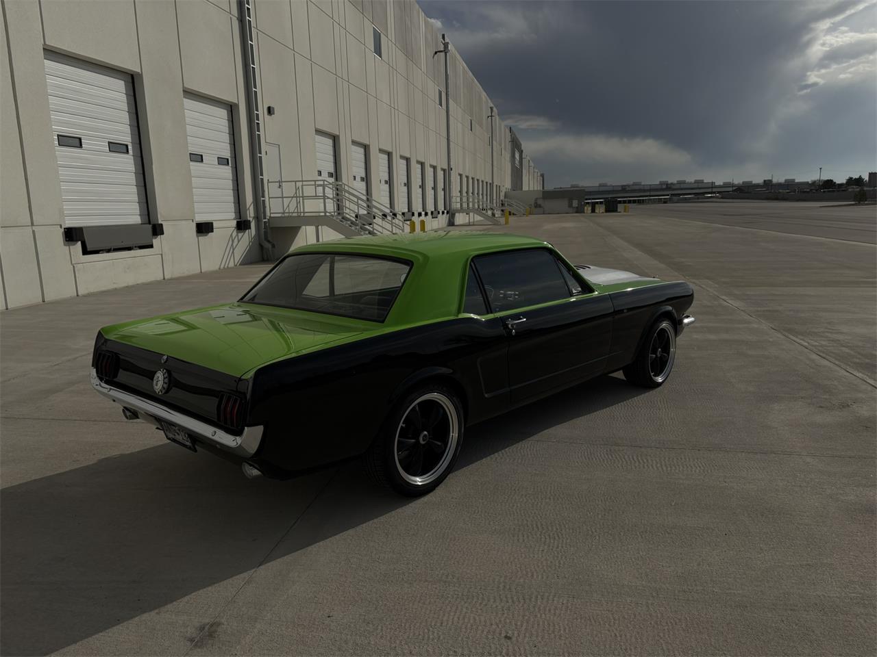Ford-Mustang-1965-BlackGreen-BlackGreen-85