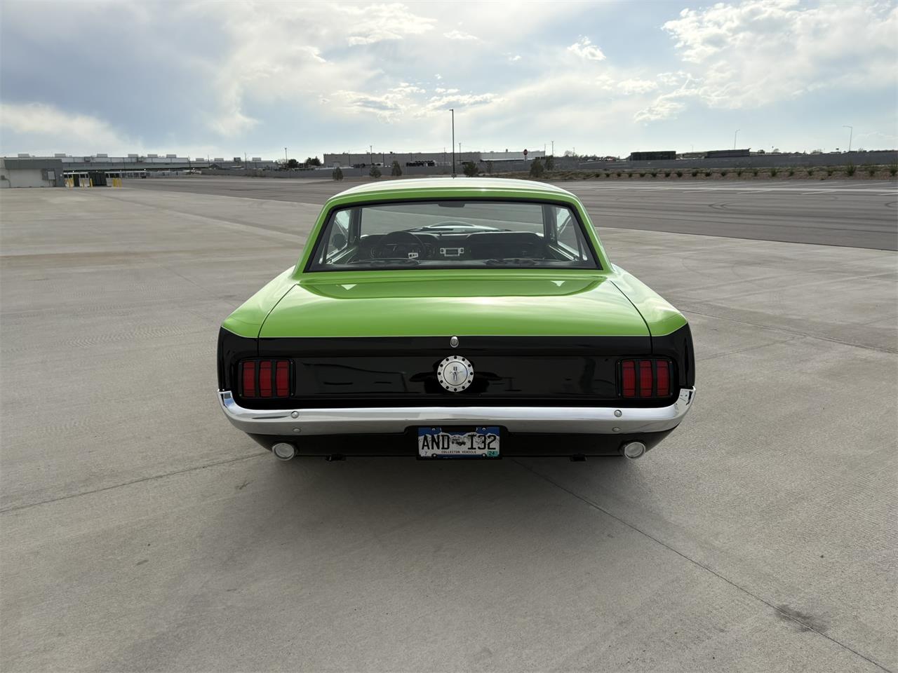 Ford-Mustang-1965-BlackGreen-BlackGreen-88