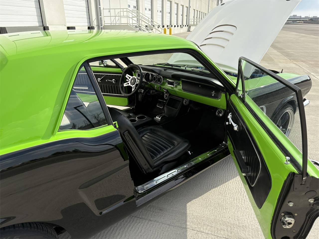 Ford-Mustang-1965-BlackGreen-BlackGreen-92