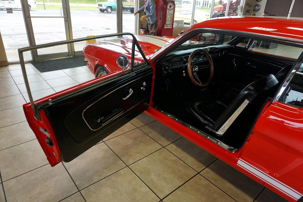 Ford-Mustang-1965-Classic-Car-19