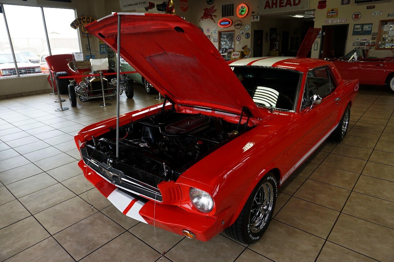 Ford-Mustang-1965-Classic-Car-28