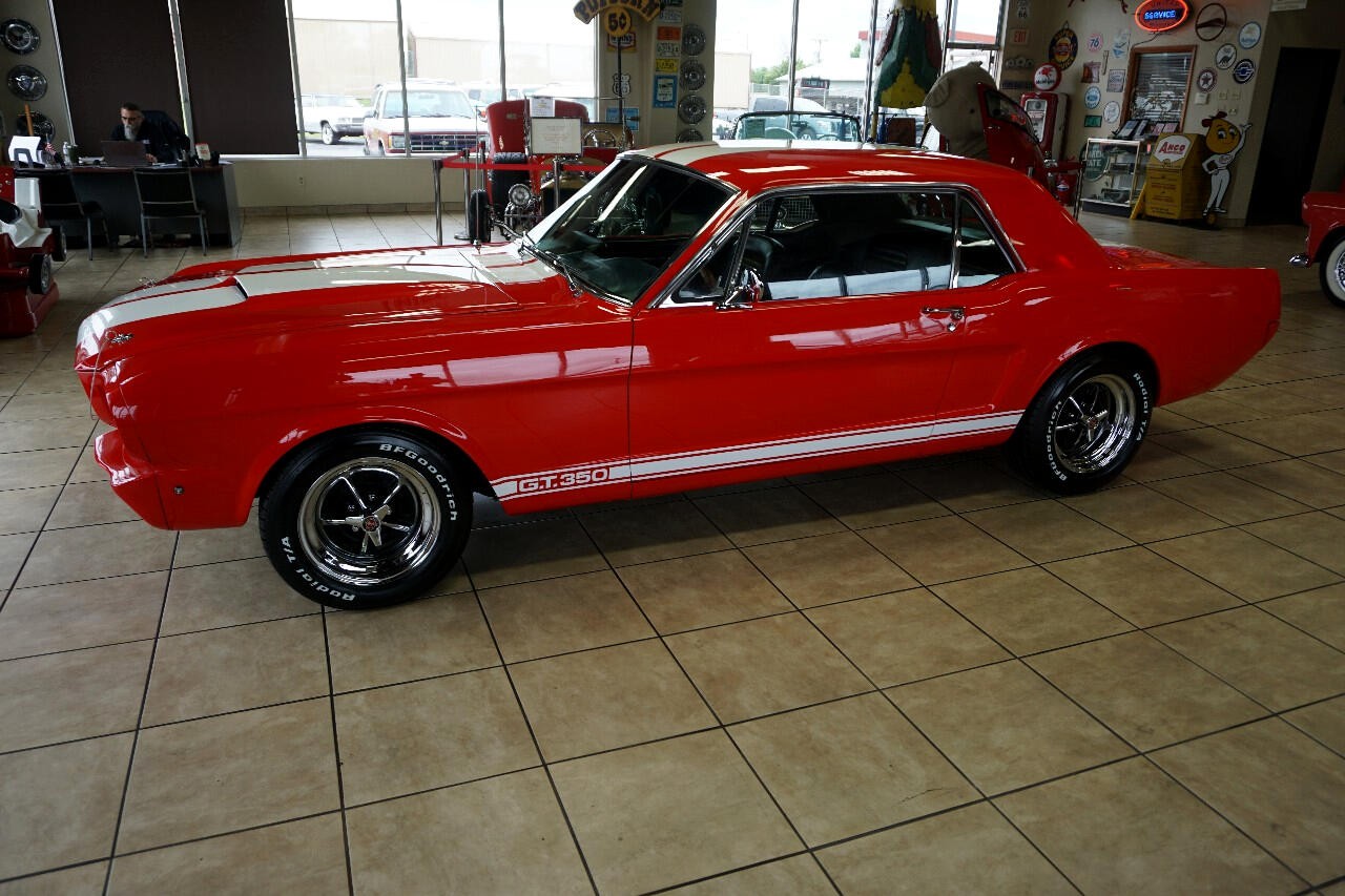 Ford-Mustang-1965-Classic-Car-3