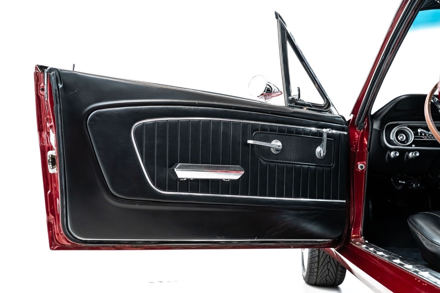 Ford-Mustang-1965-Coupe-10