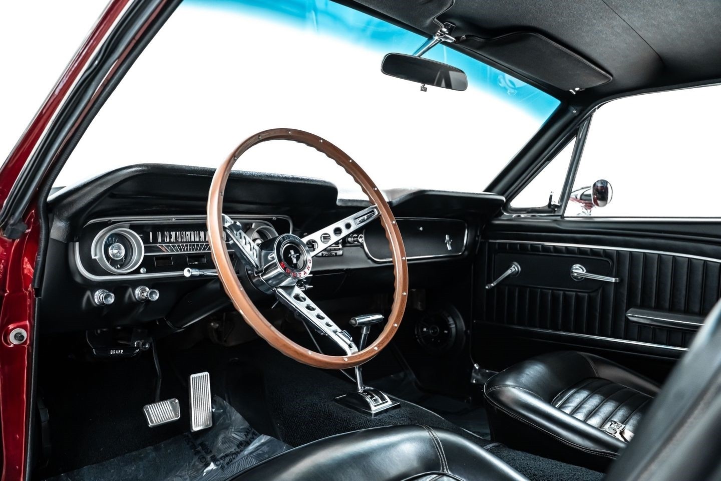 Ford-Mustang-1965-Coupe-15