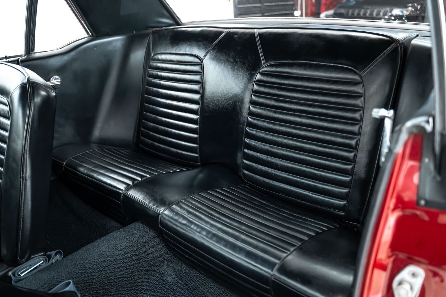 Ford-Mustang-1965-Coupe-18