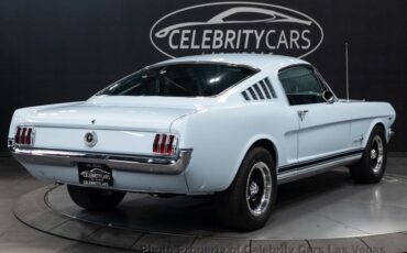 Ford-Mustang-1965-Coupe-2