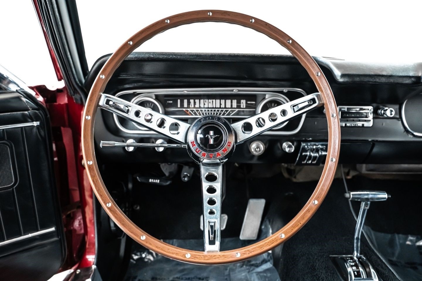 Ford-Mustang-1965-Coupe-24