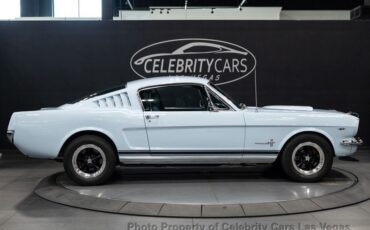 Ford-Mustang-1965-Coupe-3
