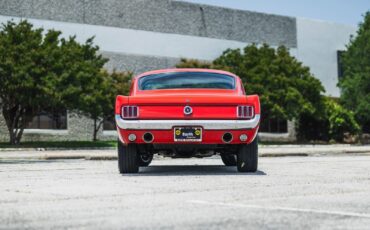 Ford-Mustang-1965-Fastback-10