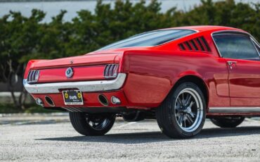 Ford-Mustang-1965-Fastback-12