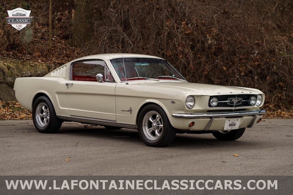 Ford-Mustang-1965-Fastback-17