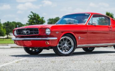 Ford-Mustang-1965-Fastback-2