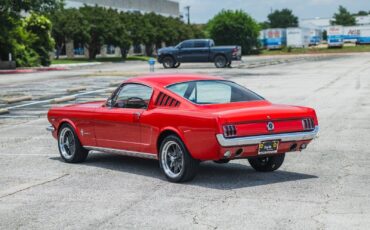 Ford-Mustang-1965-Fastback-26