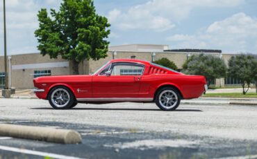 Ford-Mustang-1965-Fastback-27