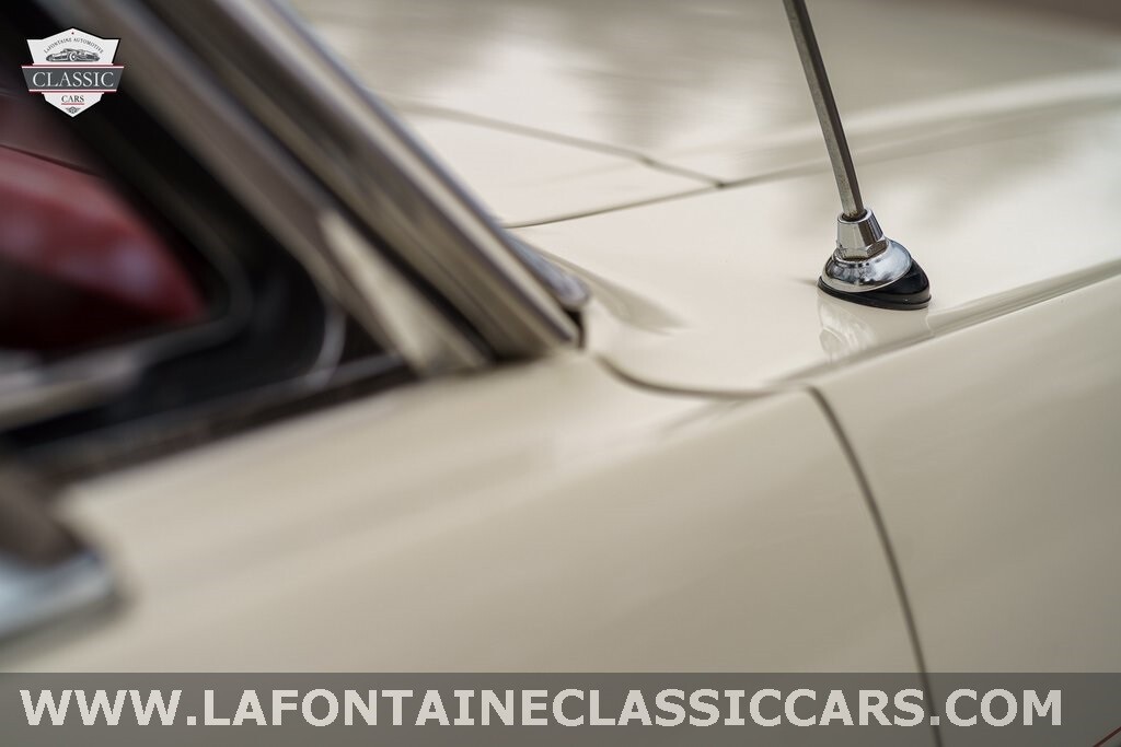 Ford-Mustang-1965-Fastback-27