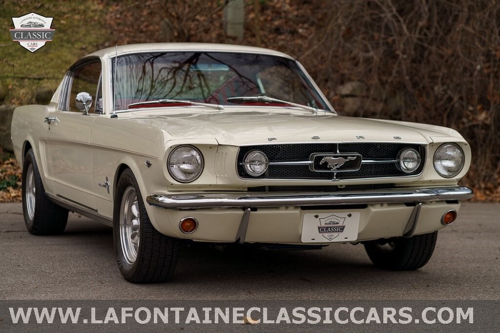 Ford-Mustang-1965-Fastback-3