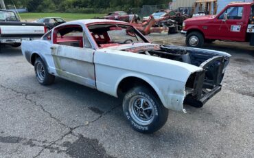 Ford-Mustang-1965-Fastback-3