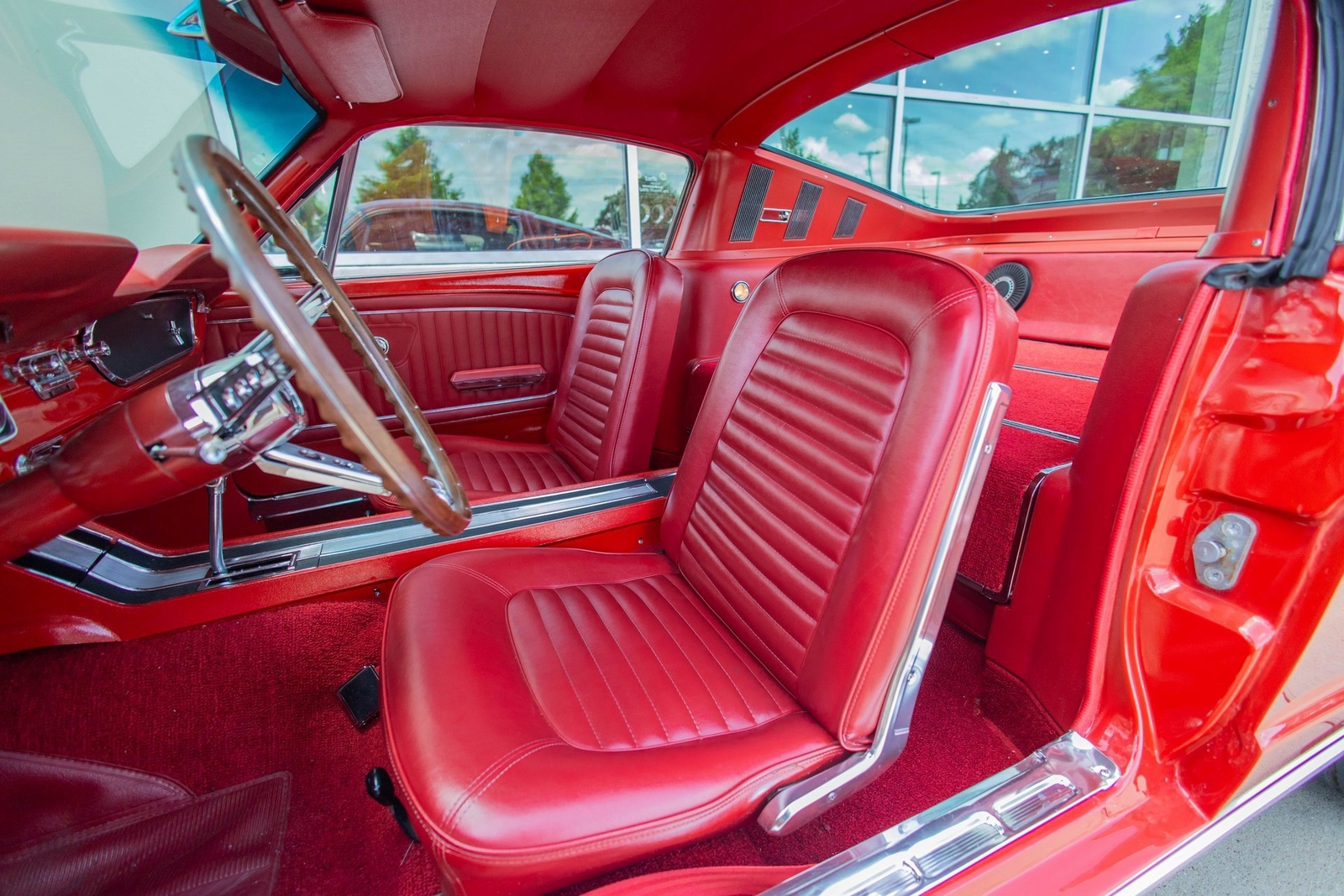 Ford-Mustang-1965-Fastback-31