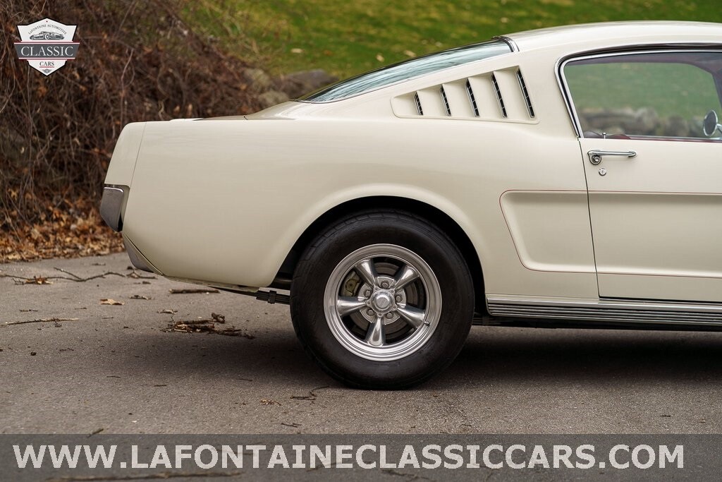 Ford-Mustang-1965-Fastback-32