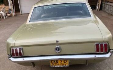Ford-Mustang-1965-Gold-9