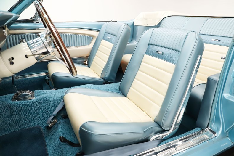 Ford-Mustang-1965-Silver-Blue-Poly-Blue-11