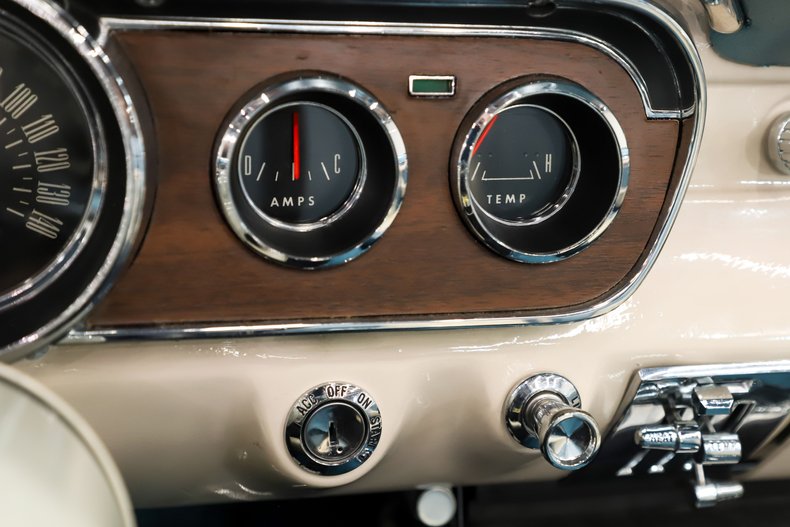 Ford-Mustang-1965-Silver-Blue-Poly-Blue-16