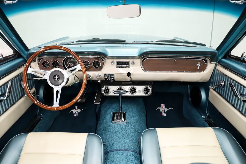Ford-Mustang-1965-Silver-Blue-Poly-Blue-21