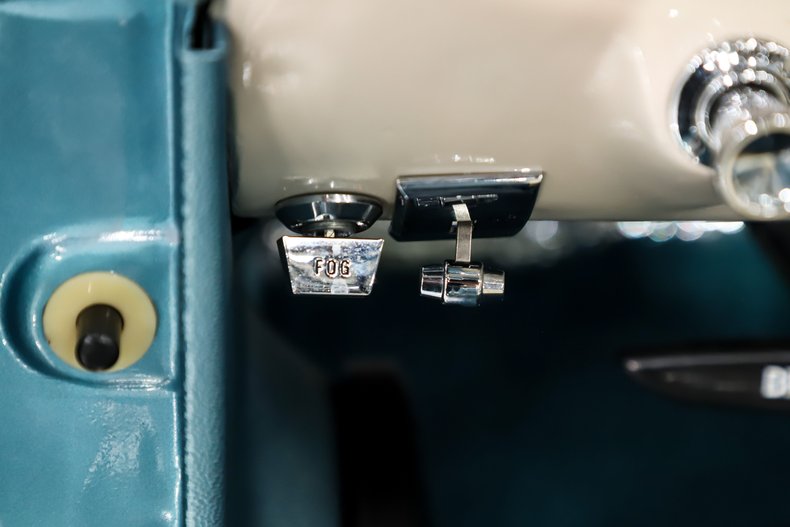 Ford-Mustang-1965-Silver-Blue-Poly-Blue-27