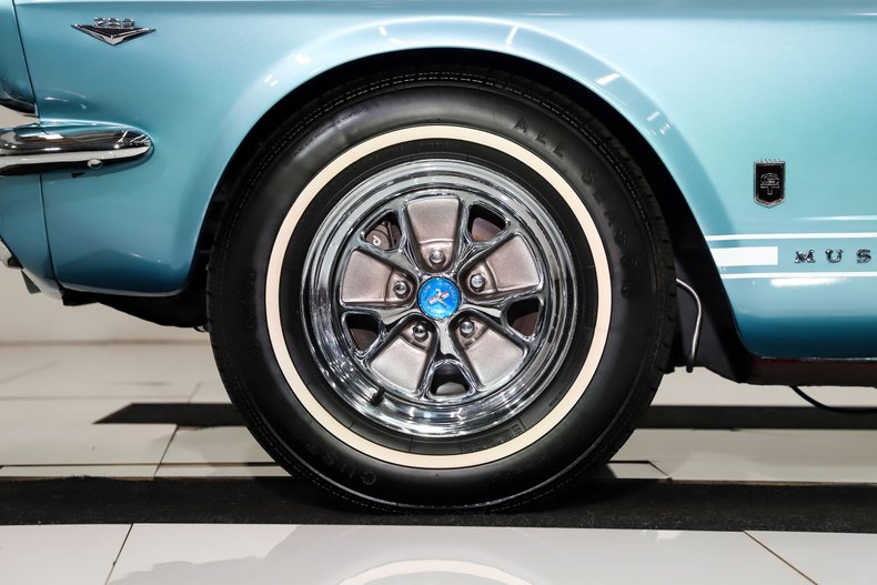Ford-Mustang-1965-Silver-Blue-Poly-Blue-44