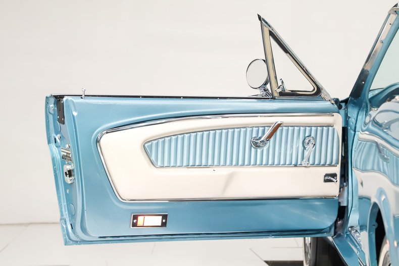 Ford-Mustang-1965-Silver-Blue-Poly-Blue-7