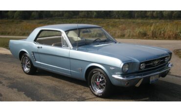 Ford-Mustang-1965-Silverblue-BlueWhite-1