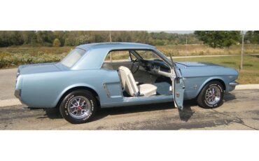 Ford-Mustang-1965-Silverblue-BlueWhite-2