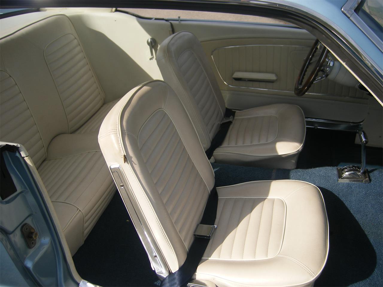 Ford-Mustang-1965-Silverblue-BlueWhite-3