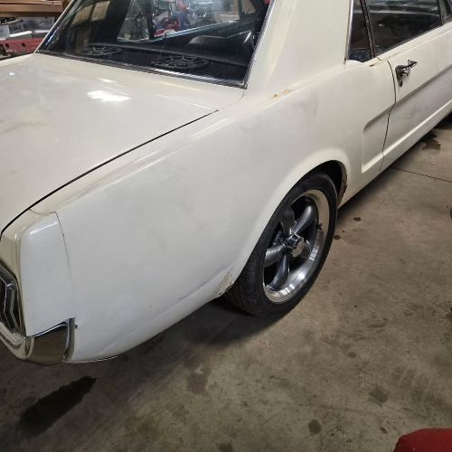 Ford-Mustang-1965-White-Black-4