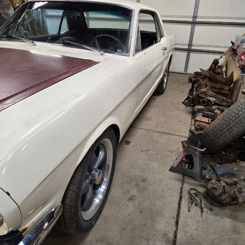 Ford-Mustang-1965-White-Black-6