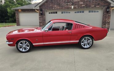 Ford-Mustang-1965-red-red-white-black-1