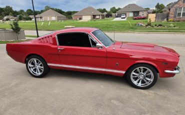 Ford-Mustang-1965-red-red-white-black-11