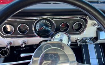 Ford-Mustang-1965-red-red-white-black-17