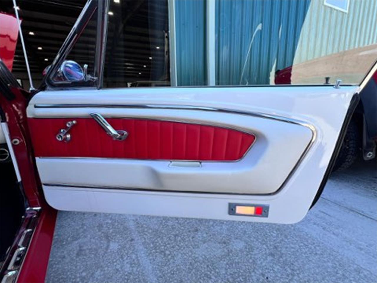 Ford-Mustang-1965-red-red-white-black-18