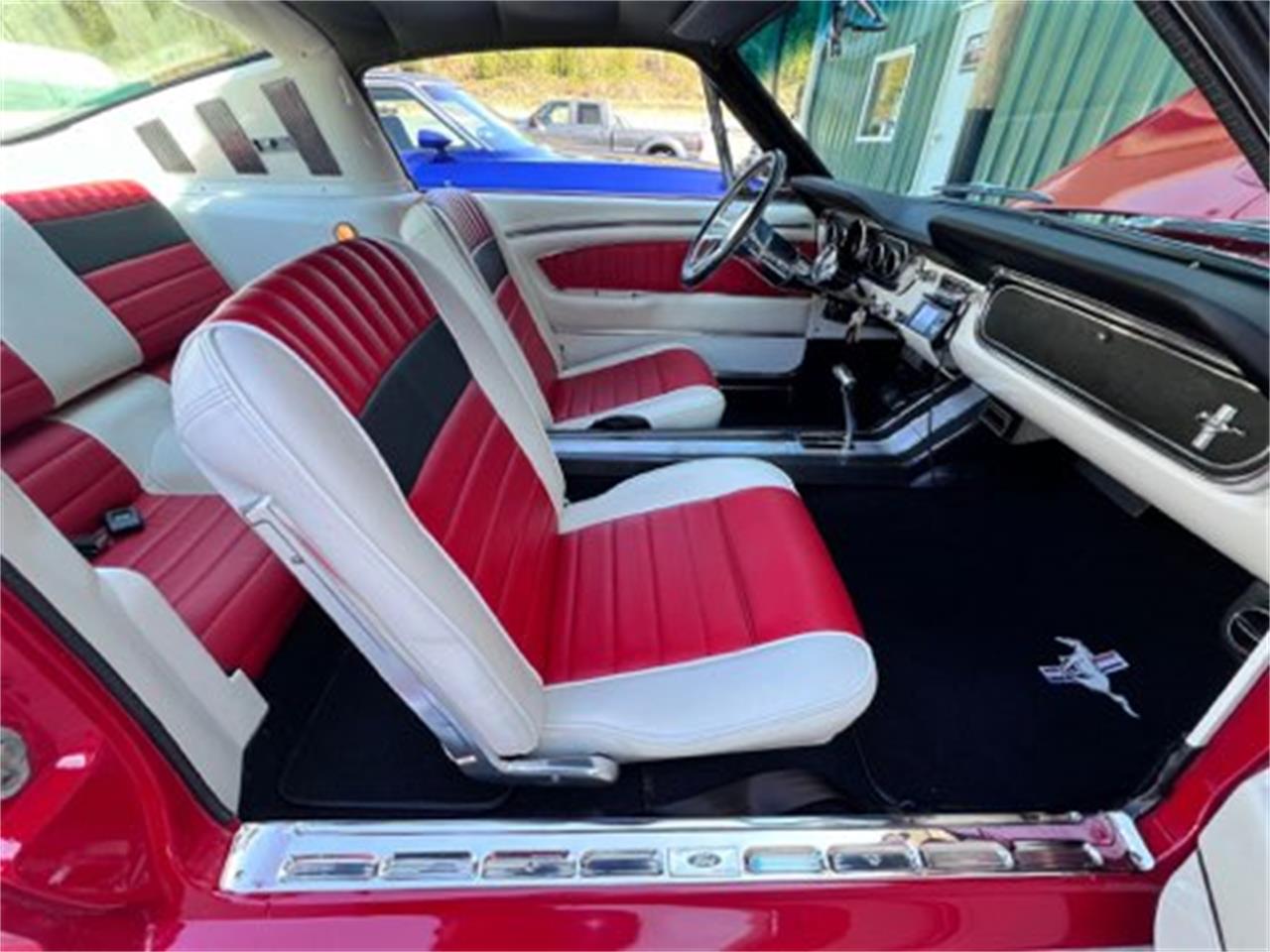 Ford-Mustang-1965-red-red-white-black-19