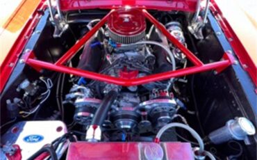 Ford-Mustang-1965-red-red-white-black-35