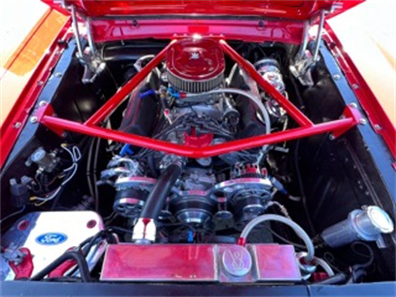 Ford-Mustang-1965-red-red-white-black-35