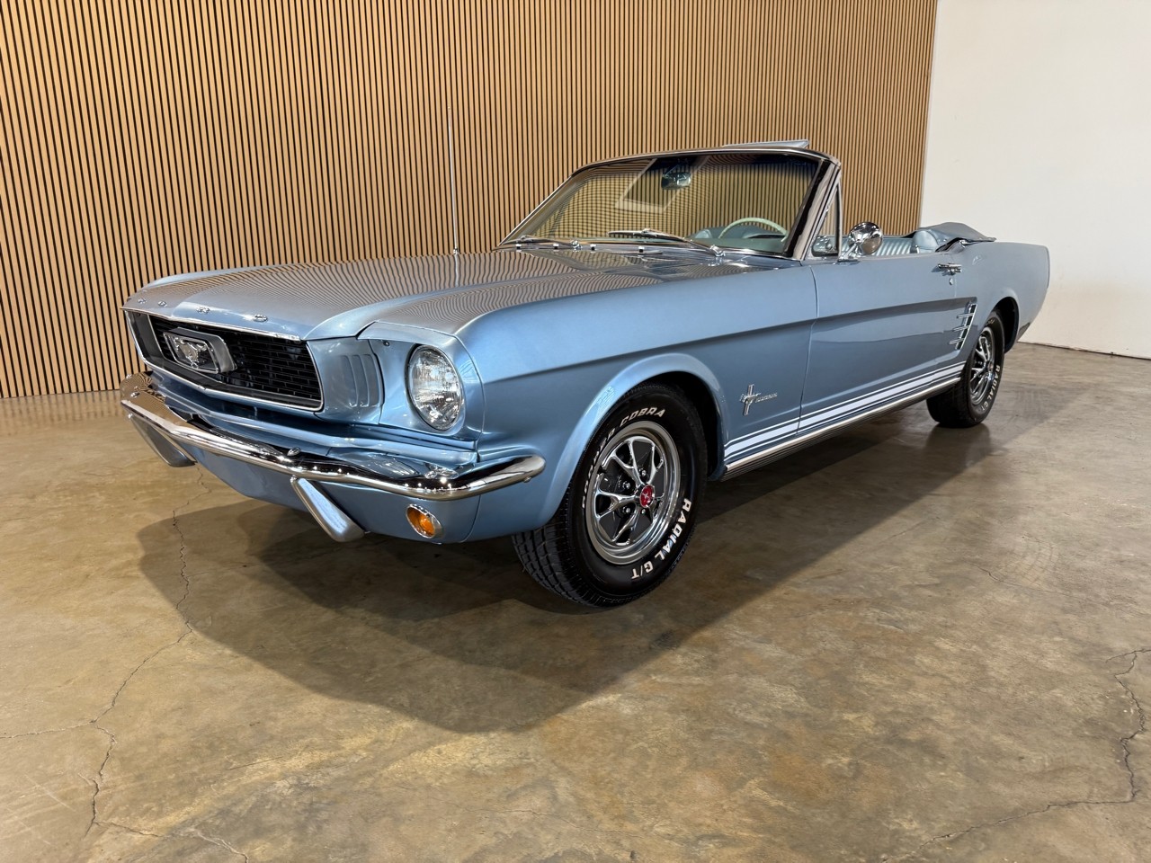 Ford-Mustang-1966-American-Muscle-Car-1