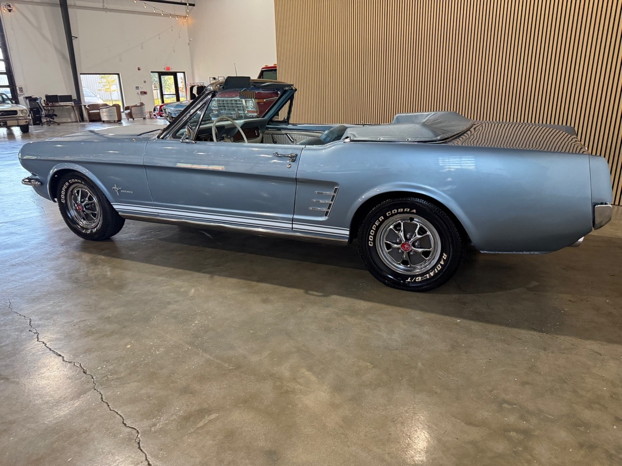 Ford-Mustang-1966-American-Muscle-Car-14