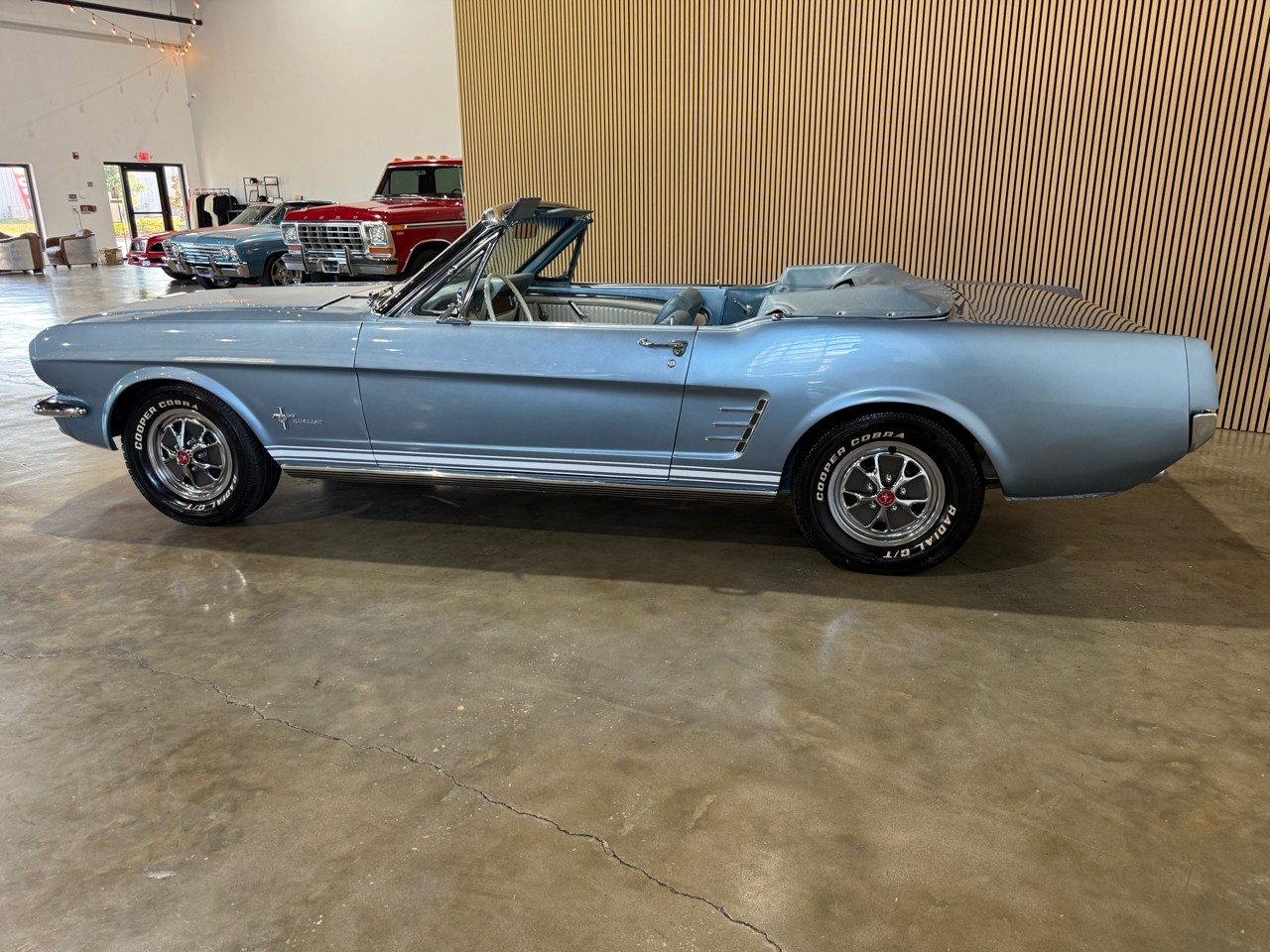 Ford-Mustang-1966-American-Muscle-Car-15